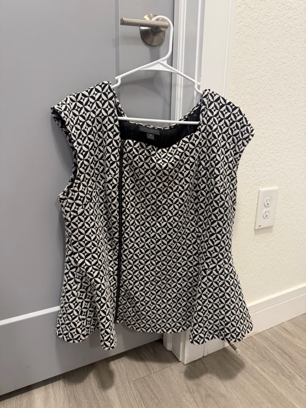 Worthington Black and White Geometric Peplum Tunic
